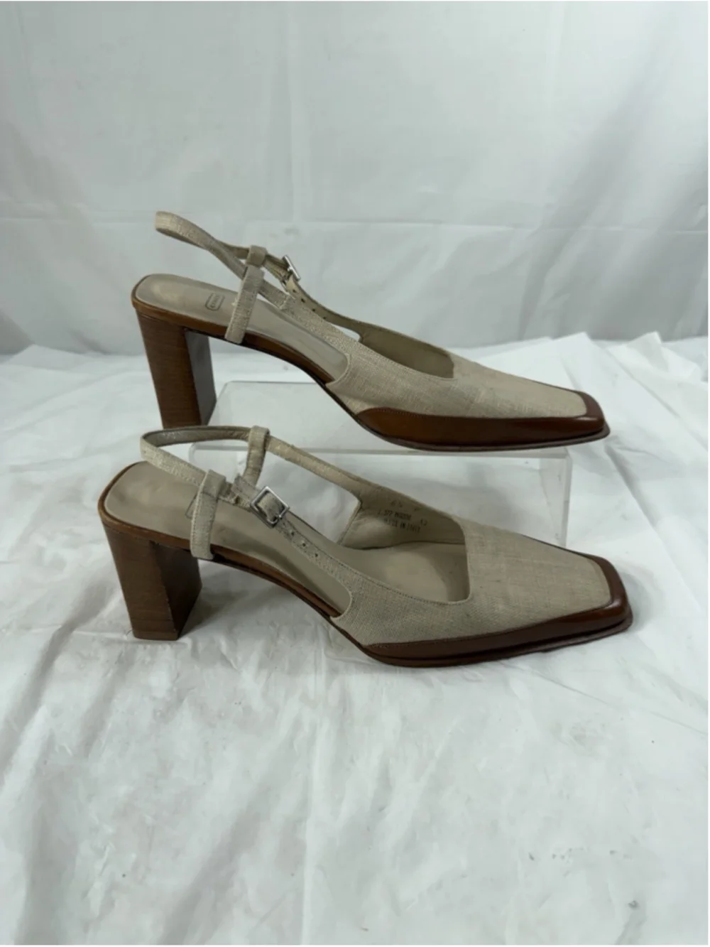 Coach Maddie neutral linen leather square toe slingback heels Sze 6.5 Italy Pump - Picture 13 of 15